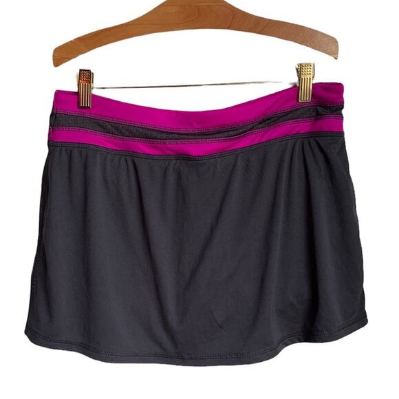 CHAMPION Women’s DuoDry Black/Fuchsia Skort with Attached Pants / Size: Medium - Picture 2 of 8